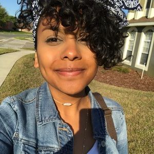 Meet your Posher, Shadia